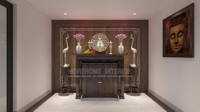 Điểm đáng chú ý trong mẫu thiết kế nội thất phòng thờ thờ Phật Quan Âm là tấm gỗ ốp lung phòng thờ với trọng tâm được khắc chữ Thọ tọa điểm nhấn tinh tế. Tấm gỗ ốp tường này thường được ốp kín mặt bức tường điểm tựa phòng thờ. Bên cạnh đó gia chủ có thể chọn thiết kế thêm họa tiết tạo nét đẹp trang trọng cho không gian
